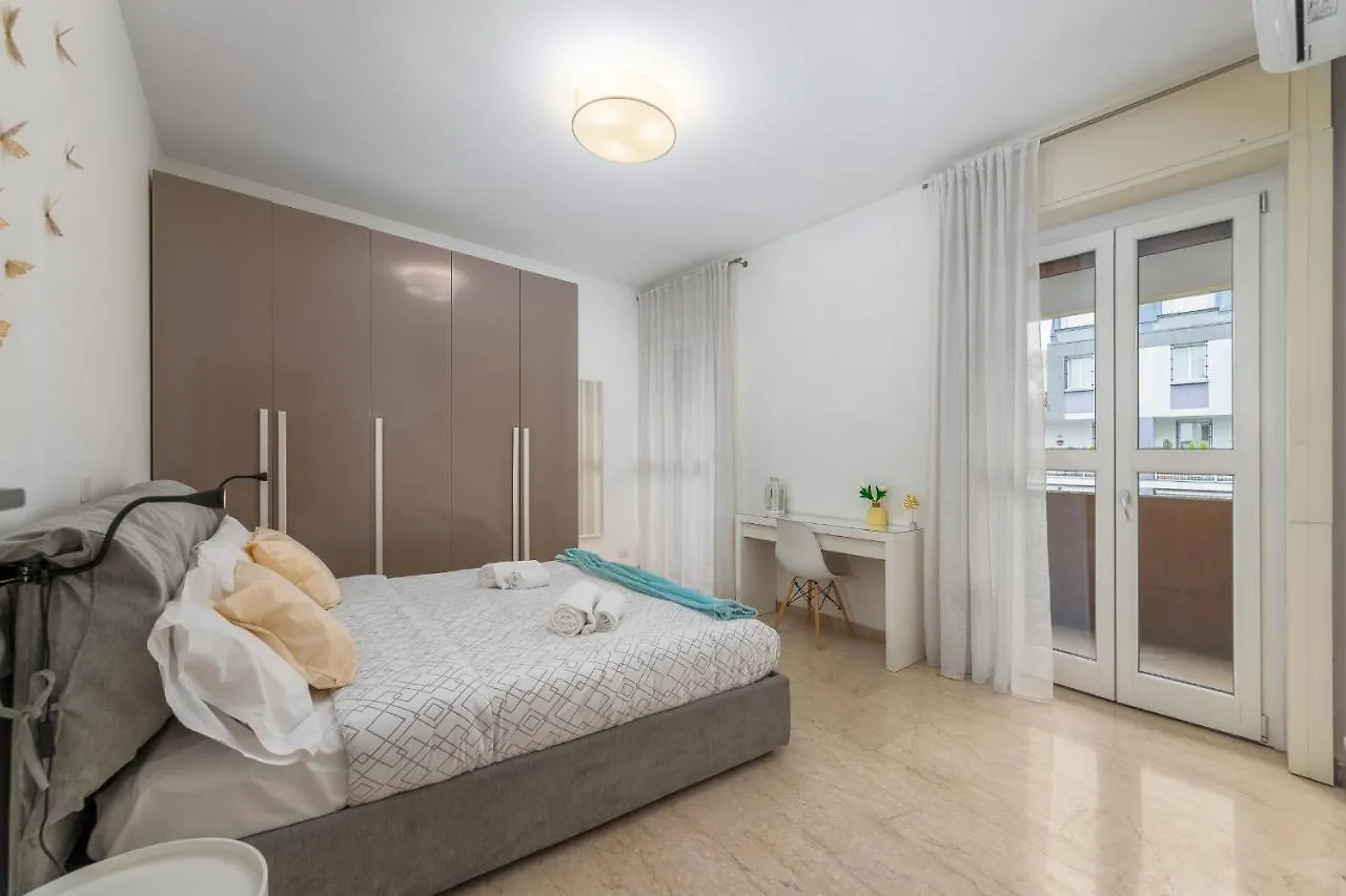 Niguarda-Zara Xxl Home,Two Balconies,Wifi,Family Milan 0*,  Italy