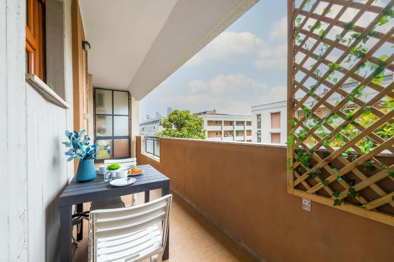 Niguarda-Zara Xxl Home,Two Balconies,Wifi,Family Milan