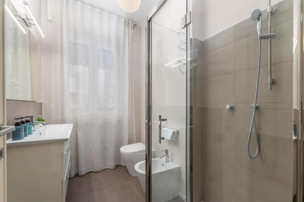 Niguarda-Zara Xxl Home,Two Balconies,Wifi,Family Milan Apartment